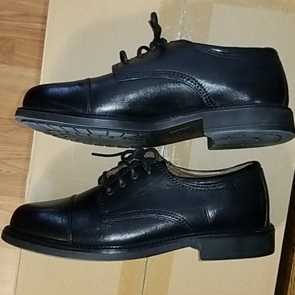 [DOCKERS] Gordon Leather Oxford Cap Toe Dress Shoe - Picture 10 of 16